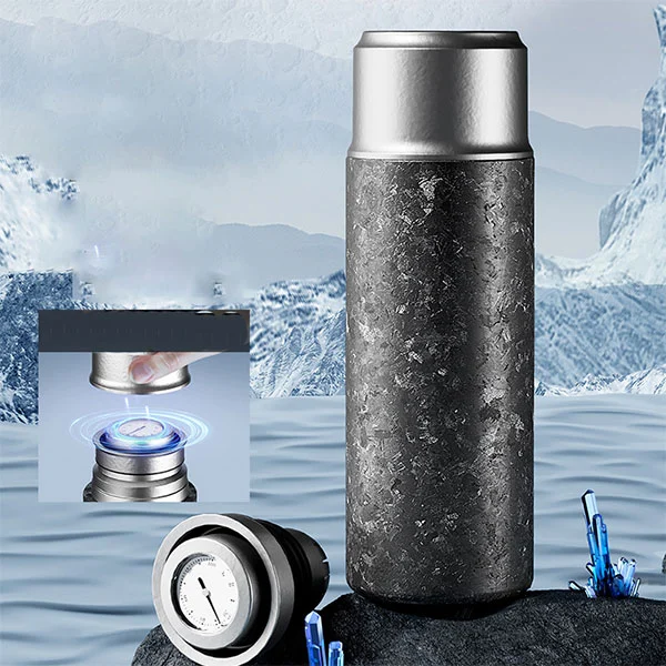 Chai nước titan với nắp từ tính